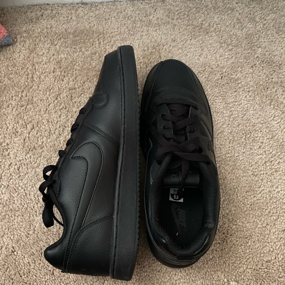 Black Nike shoes